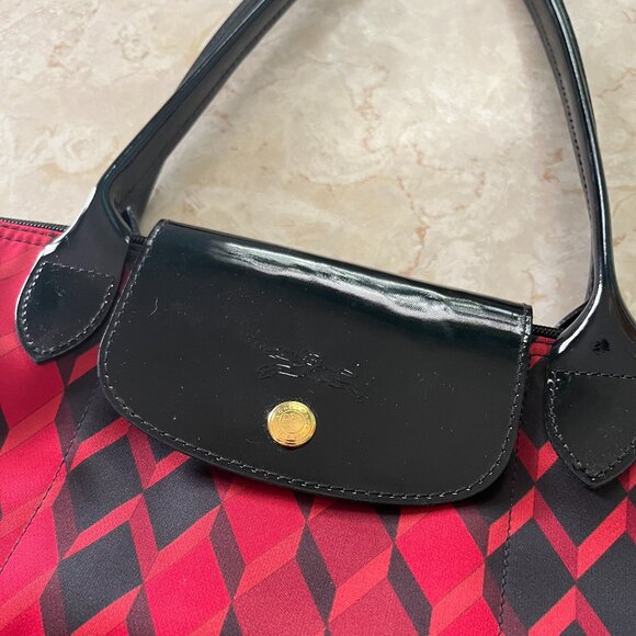 Longchamp Small Le Pliage Tote Red Geo Pattern Patent Leather - Picture 3 of 7